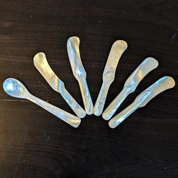 Vintage Handmade Mother of Pearl Caviar Knife & Spoon Set in Velvet-lined Case - Picture 4 of 5